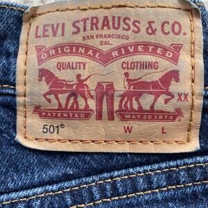 501 Levis Jeans Straight Leg Button Fly Distressed Blue Womens Size 24x26